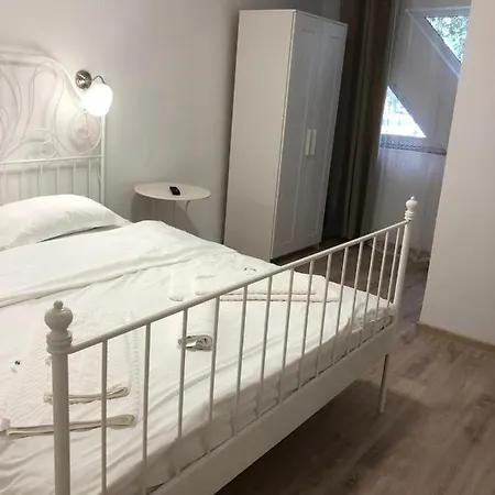 Ahora Apartment *
