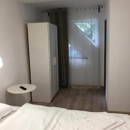 Ahora